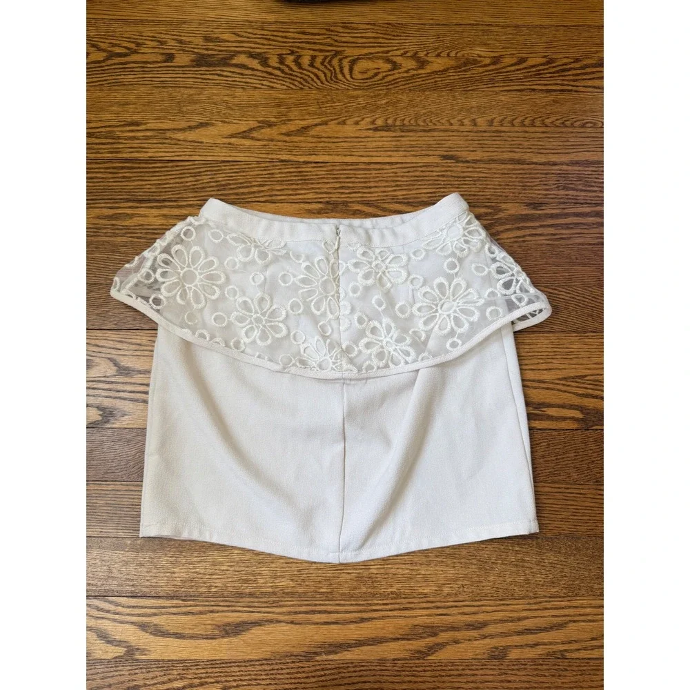 Vintage Cream Floral Lace Peplum Mini Skirt Late Y2K Coquette Euro Boho XS/ S - Picture 2 of 3